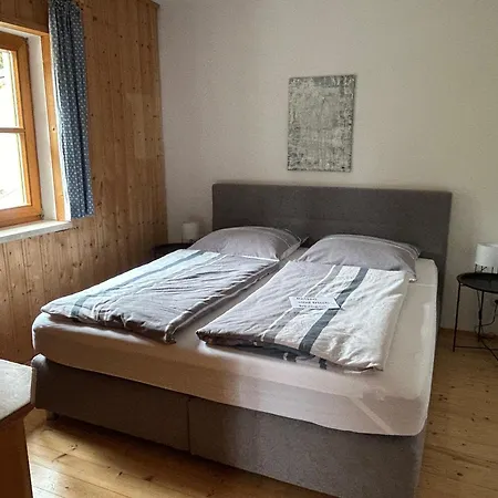 Haus Zirbennest 펜션 지엠