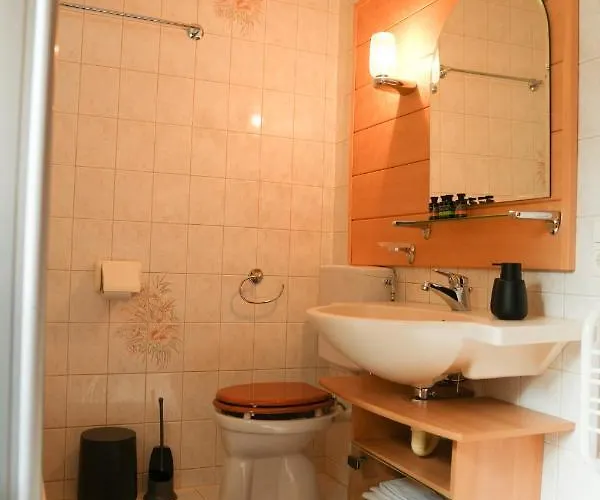 Haus Zirbennest بيت للعطل