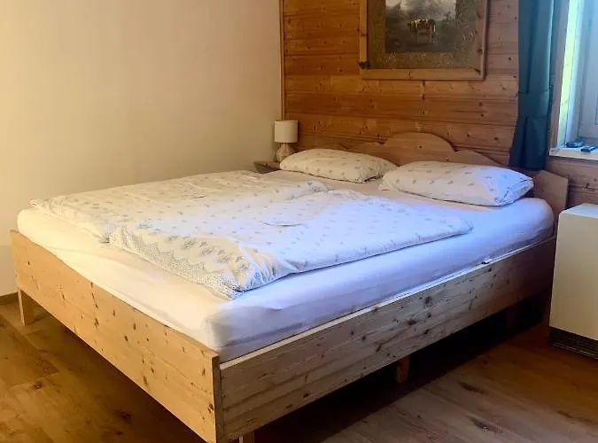 Haus Zirbennest بيت للعطل